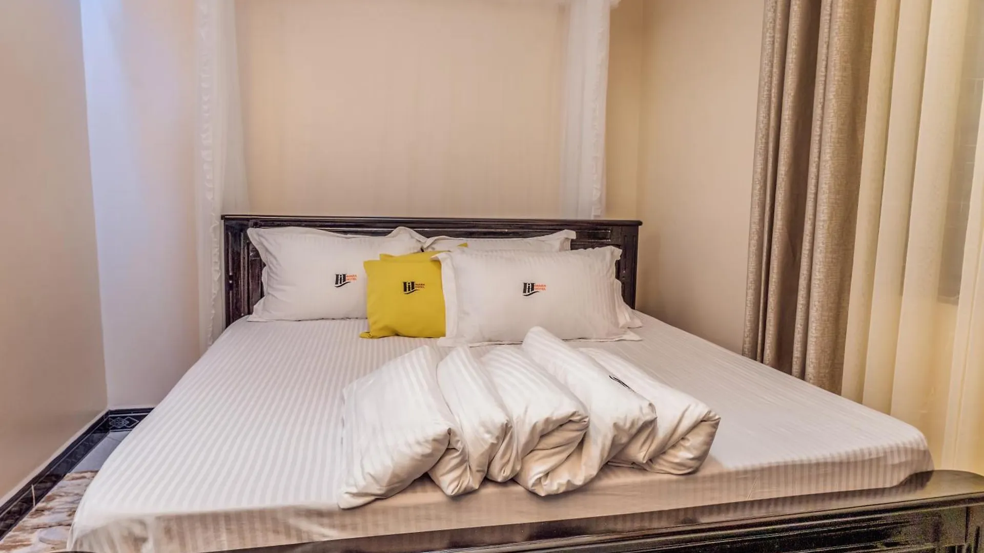 ホテル Imara Hotel, Kyengera Mugongo カンパラ