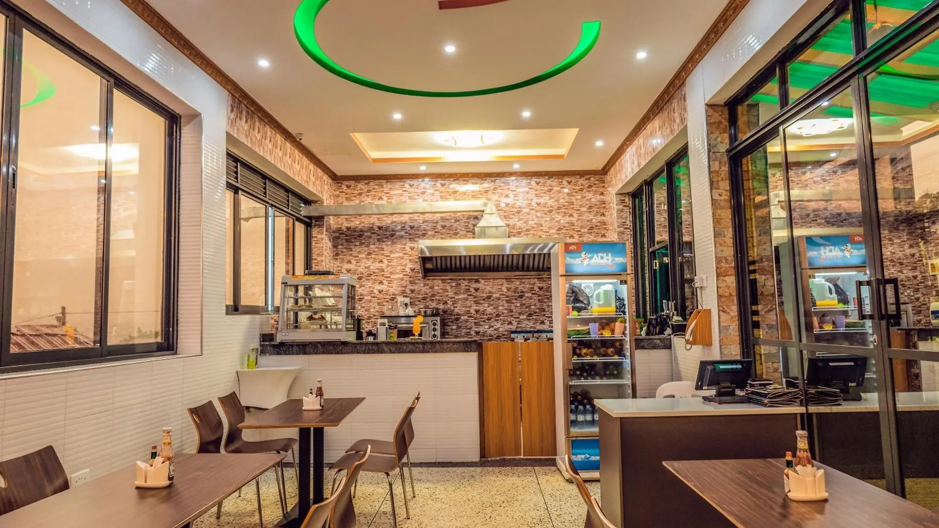 ホテル Imara Hotel, Kyengera Mugongo カンパラ