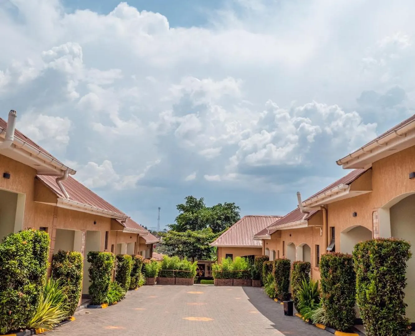 Imara Hotel, Kyengera Mugongo カンパラ ホテル