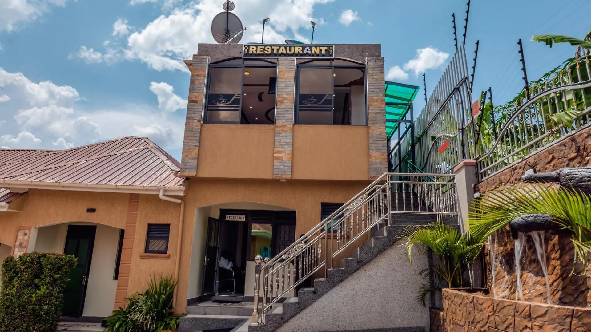 Imara Hotel, Kyengera Mugongo カンパラ ホテル